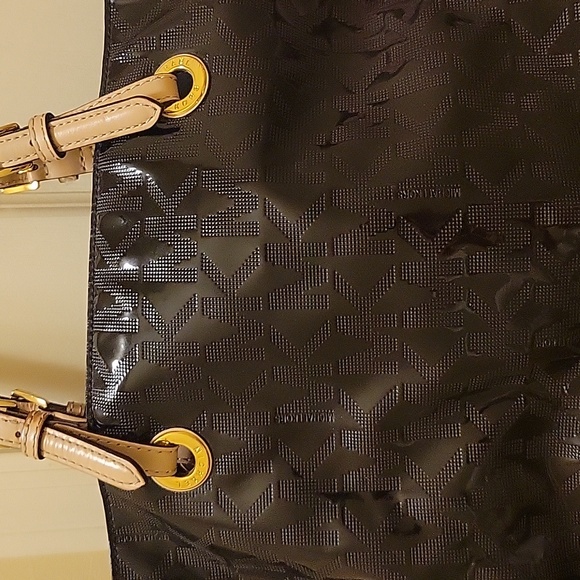 Black specchio leather Michael Kors purse - Picture 1 of 3